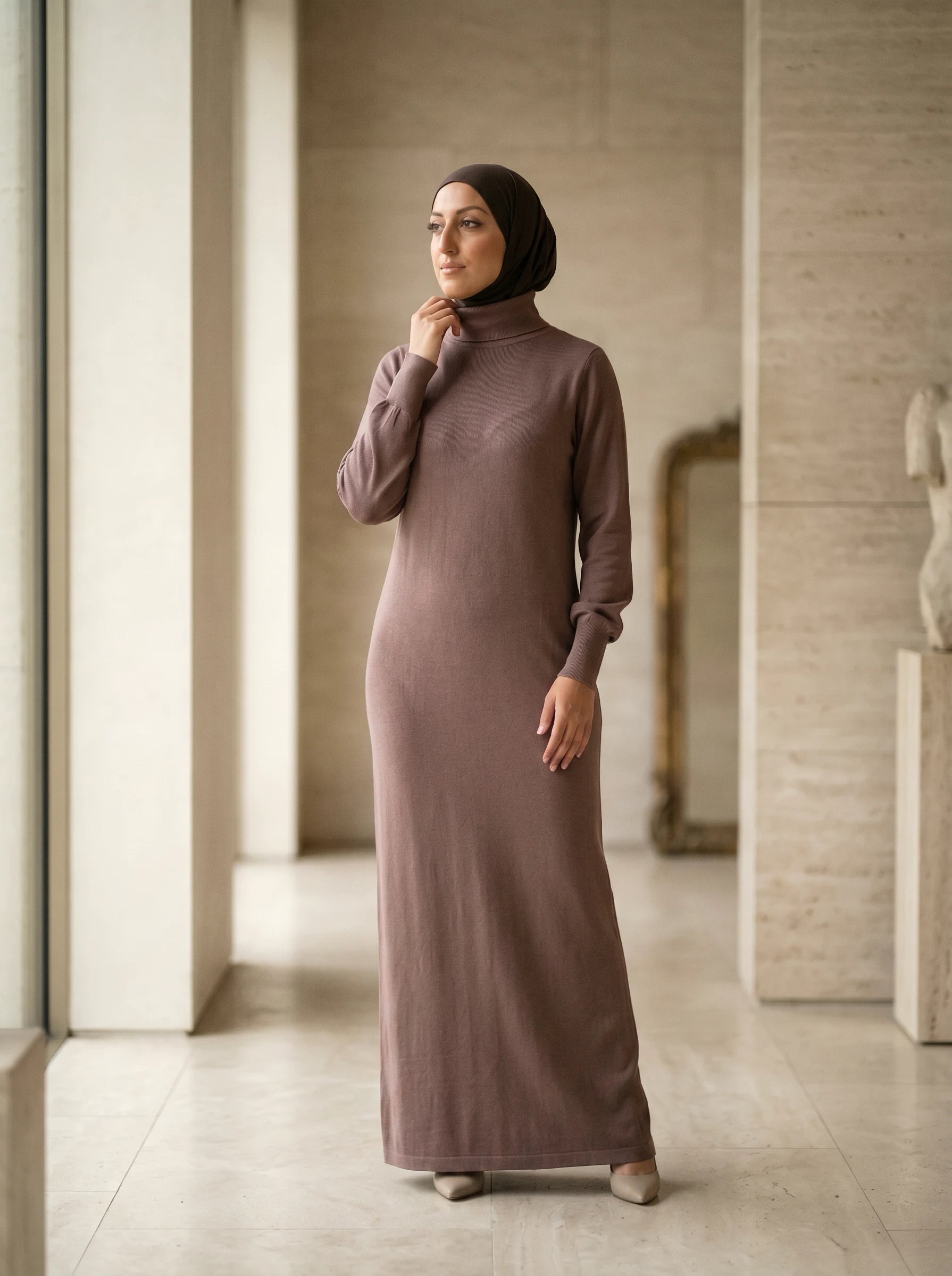 Weites Strickkleid mit Rollkragen